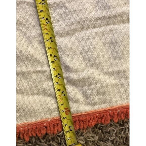 Vintage fluffy yarn embroidered‎ floral tablecloth 49\